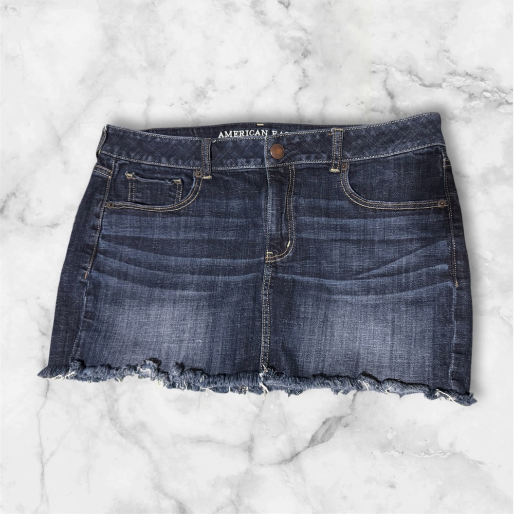 American Eagle Denim Skirt

EUC

Measurements in photos

So cute!!